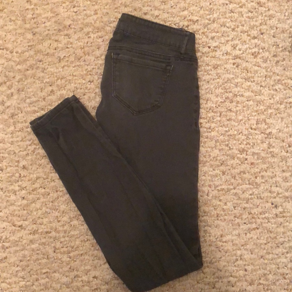 Hardly worn gray jeans